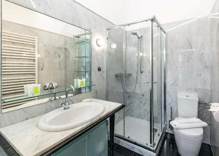 Vienna City Suites *